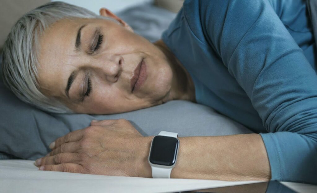 menopause-related-sleep-disturbances-influence-mood-metabolism-feat-img