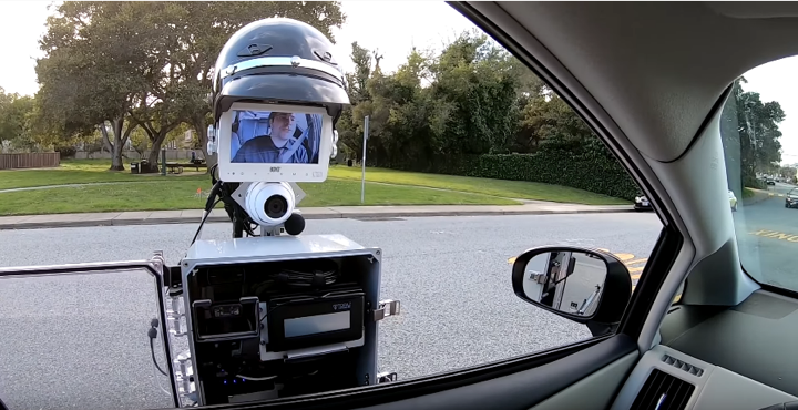 A-police-robot-eliminates-danger-at-traffic-stops